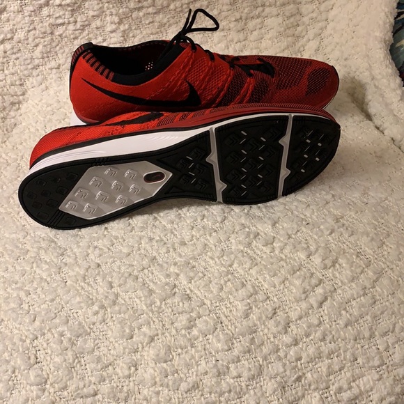 Nike men’s woven sneaker size 13, NWOT - Picture 3 of 3